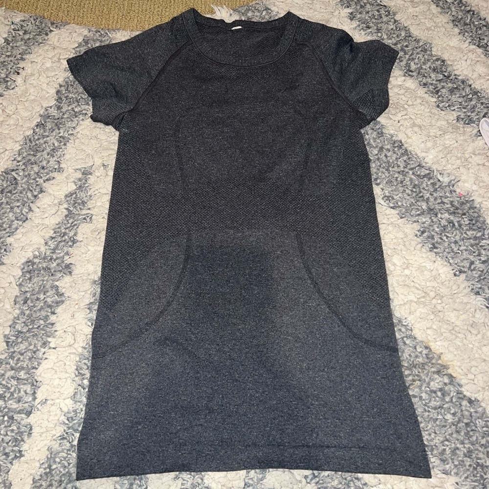 Lulu swiftly tech top